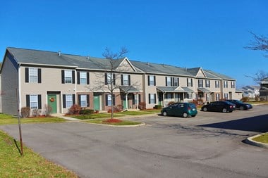 7500 Yellow Wood Lane 2-4 Beds Townhouse for Rent Photo Gallery 1